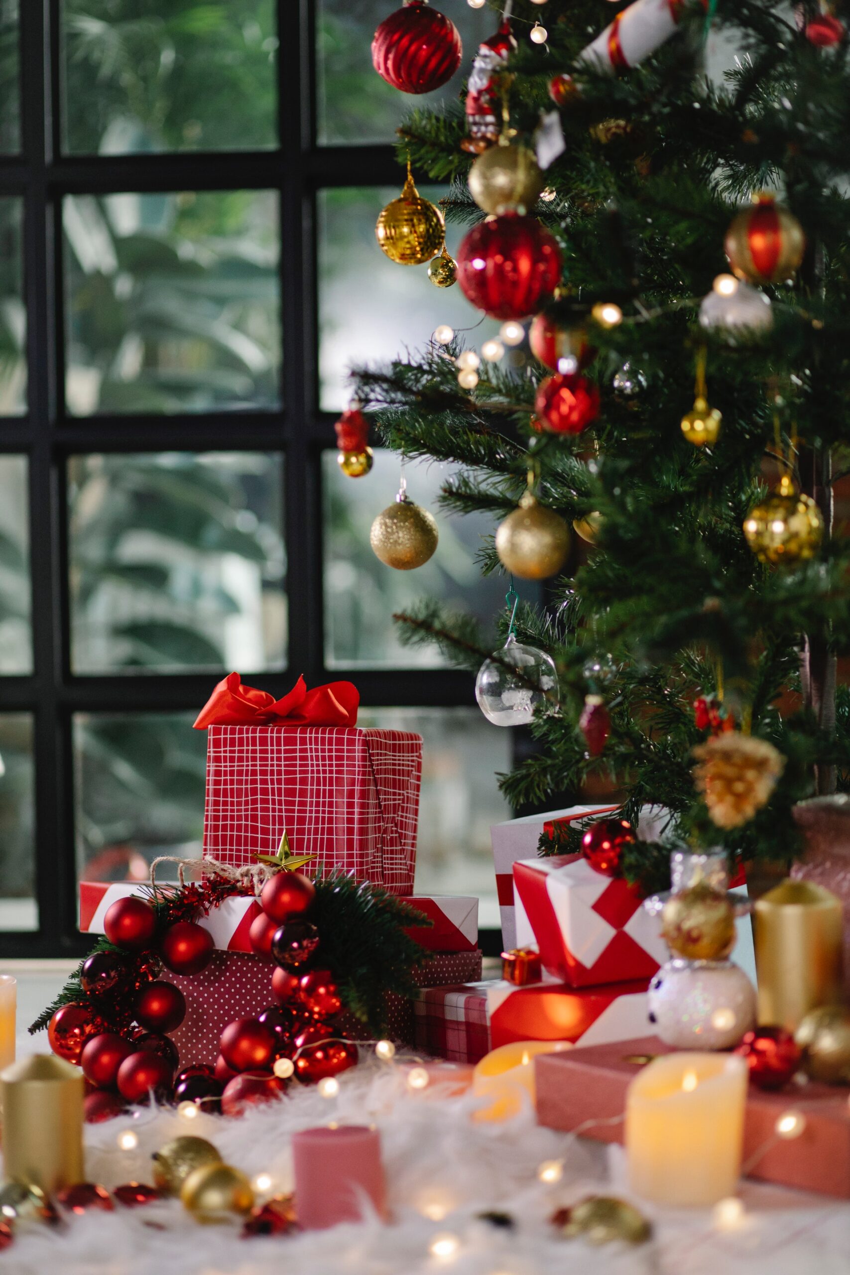 pexels-laura-james-6102433 xmas tree with presents